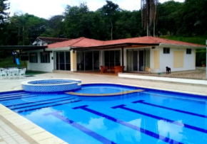 Casa Campestre con Piscina Privada Anapoima